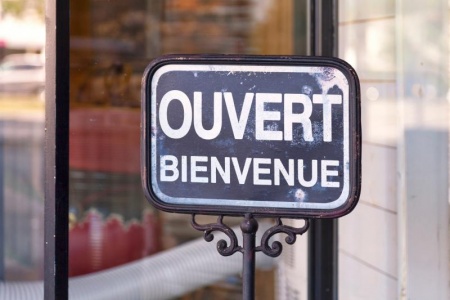 Comment choisir une enseigne lumineuse qui attire les clients ?